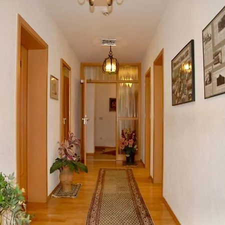 Gaestehaus Grottental - Ruhige Naechte Auf Der Alb Aparthotel