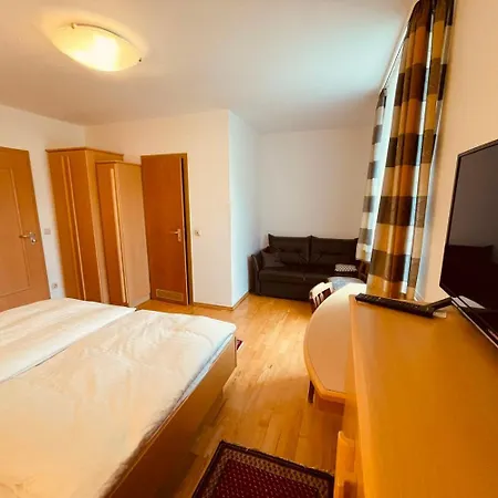 Gaestehaus Grottental - Ruhige Naechte Auf Der Alb Aparthotel *
