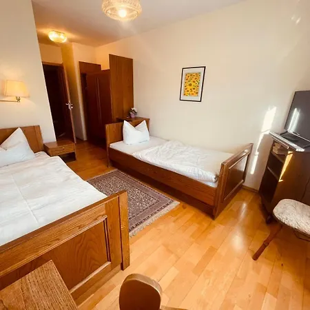 Aparthotel Gaestehaus Grottental - Ruhige Naechte Auf Der Alb Messstetten